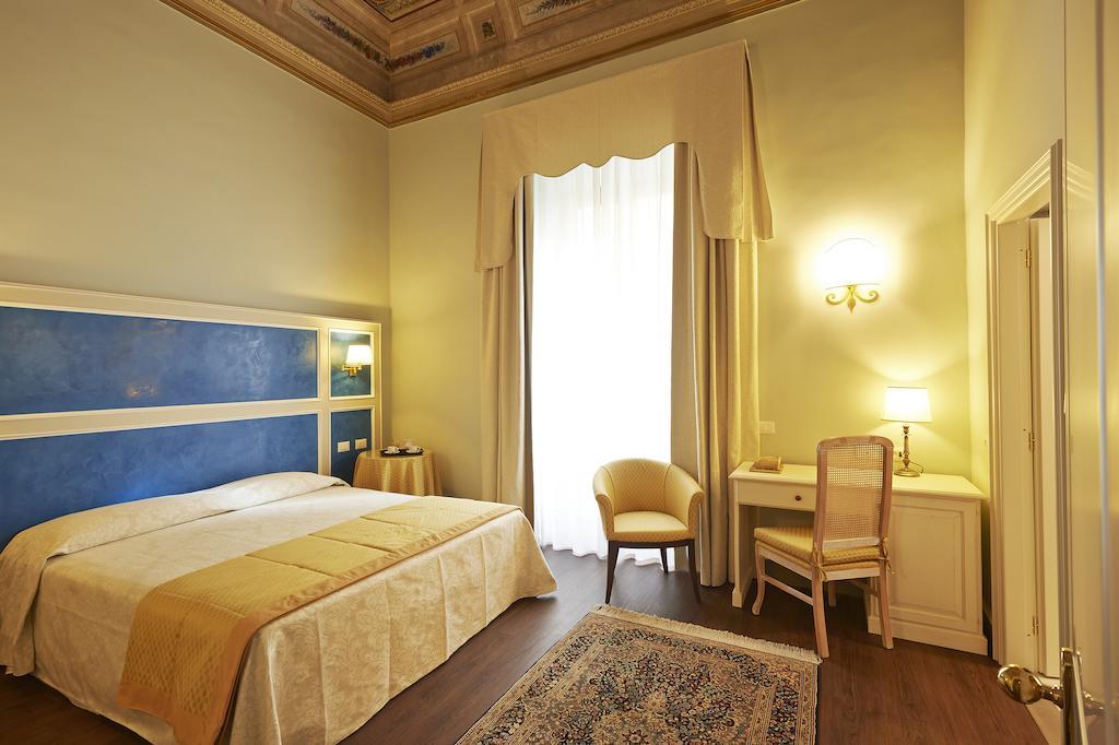Hotel Firenze Capitale Rum bild